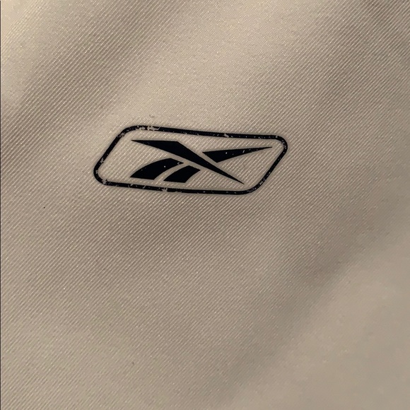 3/$30 Reebok light weight windbreaker size small - Picture 3 of 4